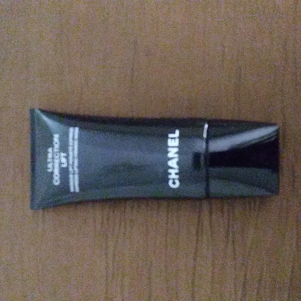 Chanel *ULTRA CORRECTION LIFT*